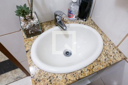 Casa à venda com 180m², 4 quartos e 2 vagas Casa à venda com 180m², 4 quartos e 2 vagasLavabo