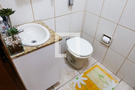 Casa à venda com 180m², 4 quartos e 2 vagas Casa à venda com 180m², 4 quartos e 2 vagasLavabo