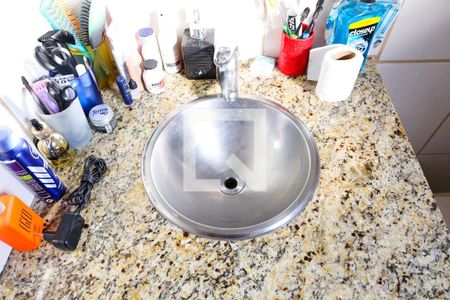 Casa à venda com 180m², 4 quartos e 2 vagas Casa à venda com 180m², 4 quartos e 2 vagasBanheiro Social