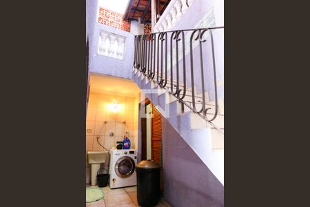 Casa à venda com 180m², 4 quartos e 2 vagas Casa à venda com 180m², 4 quartos e 2 vagasQuintal e Lavanderia