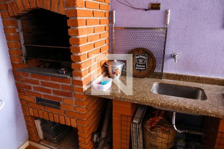 Casa à venda com 180m², 4 quartos e 2 vagas Casa à venda com 180m², 4 quartos e 2 vagasArea de Churrasqueira