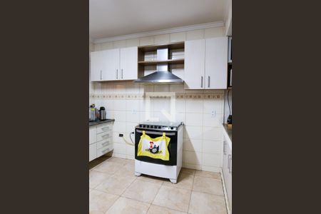 Casa à venda com 180m², 4 quartos e 2 vagas Casa à venda com 180m², 4 quartos e 2 vagasCozinha e Sala de Jantar