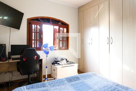 Casa à venda com 180m², 4 quartos e 2 vagas Casa à venda com 180m², 4 quartos e 2 vagasSuite