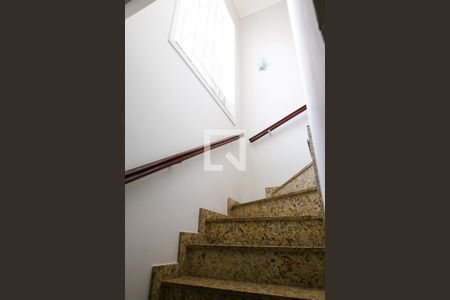 Casa à venda com 180m², 4 quartos e 2 vagas Casa à venda com 180m², 4 quartos e 2 vagasAcesso aos Quartos