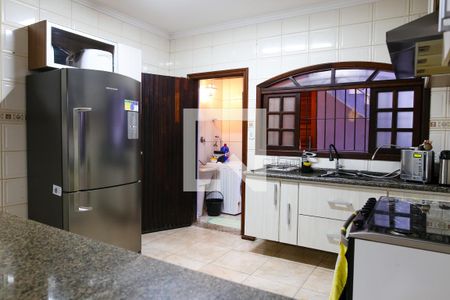 Casa à venda com 180m², 4 quartos e 2 vagas Casa à venda com 180m², 4 quartos e 2 vagasCozinha e Sala de Jantar
