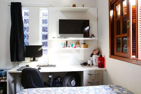 Casa à venda com 180m², 4 quartos e 2 vagas Casa à venda com 180m², 4 quartos e 2 vagasQuarto 3