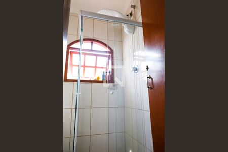 Casa à venda com 180m², 4 quartos e 2 vagas Casa à venda com 180m², 4 quartos e 2 vagasBanheiro Social