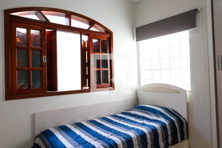 Casa à venda com 180m², 4 quartos e 2 vagas Casa à venda com 180m², 4 quartos e 2 vagasQuarto 2