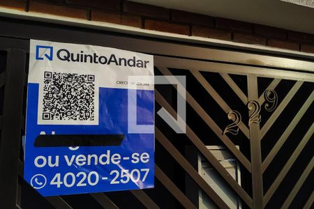 Casa à venda com 180m², 4 quartos e 2 vagas Casa à venda com 180m², 4 quartos e 2 vagasPlaquinha