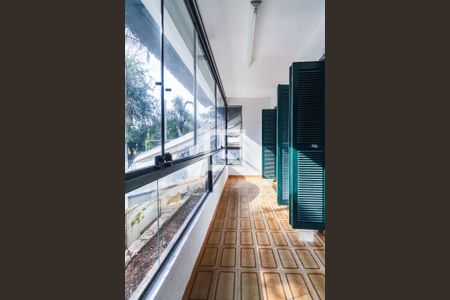 Sacada da sala de casa à venda com 3 quartos, 417m² em Jardim Lindóia, Porto Alegre