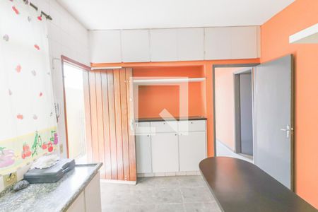 Casa para alugar com 170m², 3 quartos e 2 vagas Casa para alugar com 170m², 3 quartos e 2 vagasCozinha