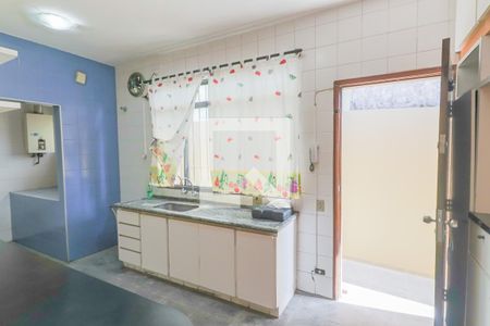 Casa para alugar com 170m², 3 quartos e 2 vagas Casa para alugar com 170m², 3 quartos e 2 vagasCozinha