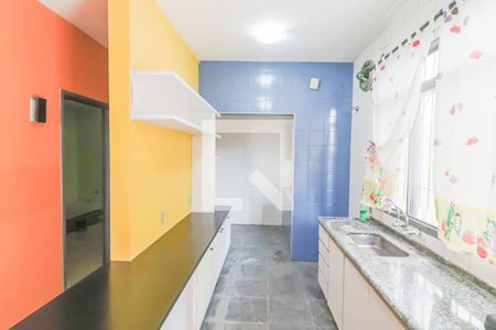 Casa para alugar com 170m², 3 quartos e 2 vagas Casa para alugar com 170m², 3 quartos e 2 vagasCozinha