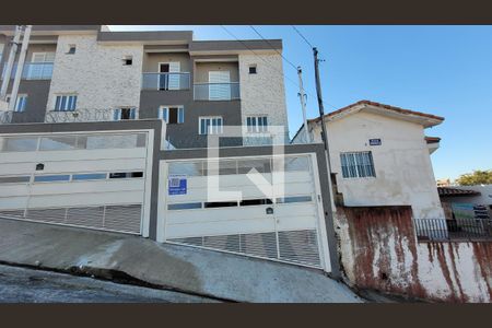 Casa à venda com 81m², 2 quartos e 3 vagasFachada