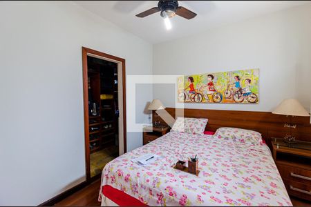 Casa de condomínio à venda com 260m², 3 quartos e 4 vagas Casa de condomínio à venda com 260m², 3 quartos e 4 vagasSuite