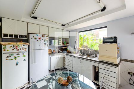 Casa de condomínio à venda com 260m², 3 quartos e 4 vagas Casa de condomínio à venda com 260m², 3 quartos e 4 vagasCozinha