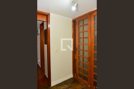 Hall de Entrada de casa para alugar com 3 quartos, 184m² em Jardim Itu Sabará, Porto Alegre