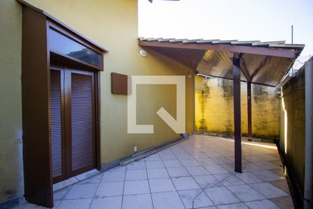 Casa de condomínio à venda com 90m², 3 quartos e 2 vagasQuintal