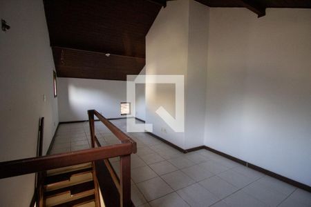 Casa de condomínio à venda com 90m², 3 quartos e 2 vagasSotão