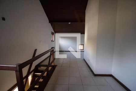 Casa de condomínio à venda com 90m², 3 quartos e 2 vagasSotão