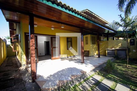 Casa de condomínio à venda com 90m², 3 quartos e 2 vagasQuintal