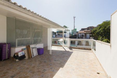 Casa de condomínio à venda com 215m², 3 quartos e 3 vagasTerraço