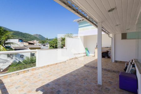 Casa de condomínio à venda com 215m², 3 quartos e 3 vagasTerraço