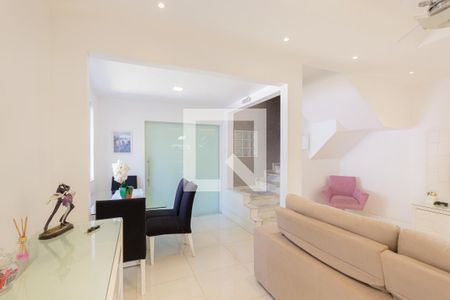 Sala de casa de condomínio à venda com 3 quartos, 215m² em Anil, Rio de Janeiro