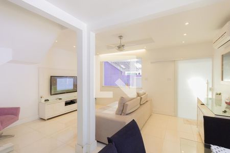 Sala de casa de condomínio à venda com 3 quartos, 215m² em Anil, Rio de Janeiro
