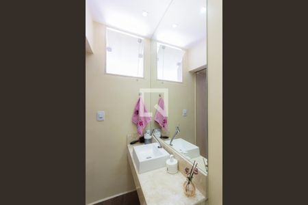 Casa de condomínio à venda com 215m², 3 quartos e 3 vagasBanheiro da Suíte