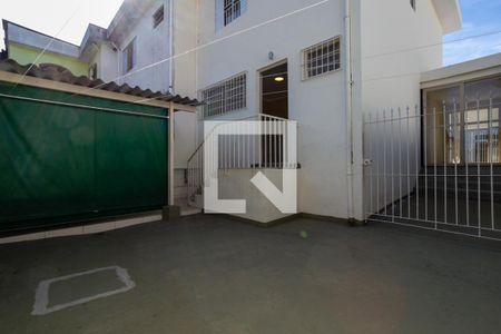 Casa para alugar com 116m², 2 quartos e 1 vaga Casa para alugar com 116m², 2 quartos e 1 vagaQuintal