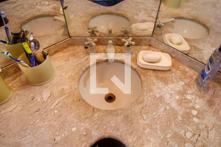 Casa à venda com 780m², 5 quartos e 2 vagasBanheiro da Suíte 2