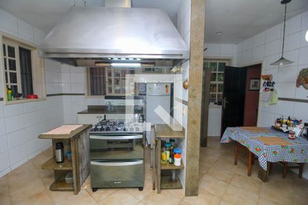 Casa à venda com 780m², 5 quartos e 2 vagasCozinha - Armários