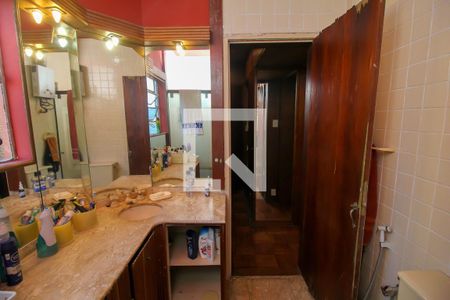 Casa à venda com 780m², 5 quartos e 2 vagasBanheiro da Suíte 2