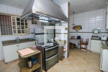 Casa à venda com 780m², 5 quartos e 2 vagasCozinha - Armários