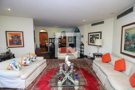 Casa à venda com 780m², 5 quartos e 2 vagasSala de Estar