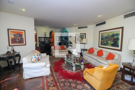 Casa à venda com 780m², 5 quartos e 2 vagasSala de Estar