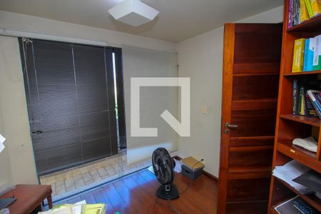 Casa à venda com 780m², 5 quartos e 2 vagasEscritório