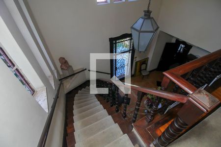 Casa à venda com 780m², 5 quartos e 2 vagasEscada