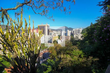 Casa à venda com 780m², 5 quartos e 2 vagasVista