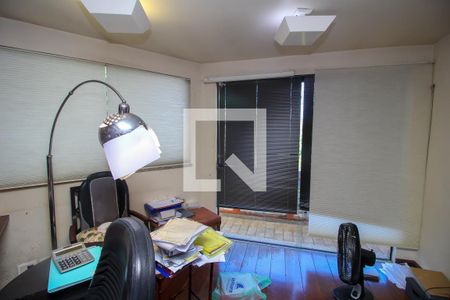 Casa à venda com 780m², 5 quartos e 2 vagasEscritório