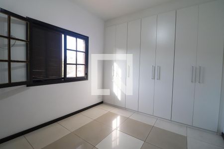 Casa de condomínio à venda com 450m², 5 quartos e 4 vagas Casa de condomínio à venda com 450m², 5 quartos e 4 vagasSuíte 3