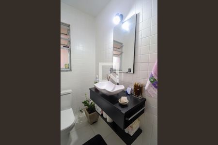 Casa de condomínio à venda com 450m², 5 quartos e 4 vagas Casa de condomínio à venda com 450m², 5 quartos e 4 vagasLavabo