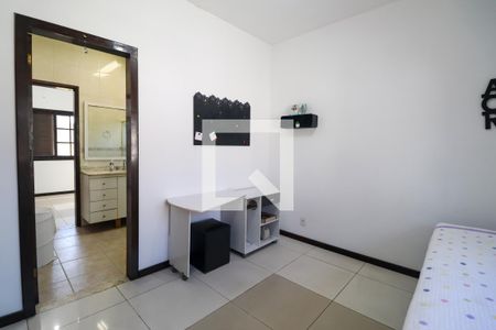 Casa de condomínio à venda com 450m², 5 quartos e 4 vagas Casa de condomínio à venda com 450m², 5 quartos e 4 vagasSuíte 2