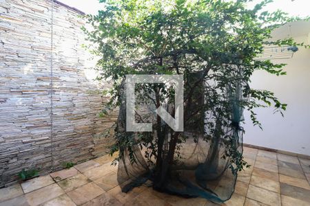 Casa de condomínio à venda com 450m², 5 quartos e 4 vagas Casa de condomínio à venda com 450m², 5 quartos e 4 vagasQuintal