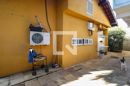 Casa de condomínio à venda com 450m², 5 quartos e 4 vagas Casa de condomínio à venda com 450m², 5 quartos e 4 vagasQuintal