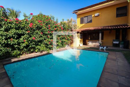 Casa de condomínio à venda com 450m², 5 quartos e 4 vagas Casa de condomínio à venda com 450m², 5 quartos e 4 vagasPiscina