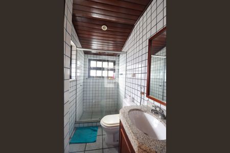 Casa de condomínio à venda com 450m², 5 quartos e 4 vagas Casa de condomínio à venda com 450m², 5 quartos e 4 vagasBanheiro da Suíte 1