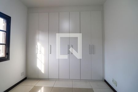 Casa de condomínio à venda com 450m², 5 quartos e 4 vagas Casa de condomínio à venda com 450m², 5 quartos e 4 vagasSuíte 3