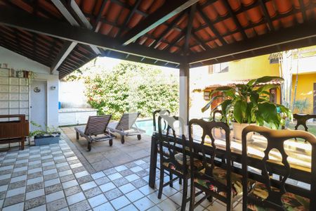 Casa de condomínio à venda com 450m², 5 quartos e 4 vagas Casa de condomínio à venda com 450m², 5 quartos e 4 vagasChurrasqueira